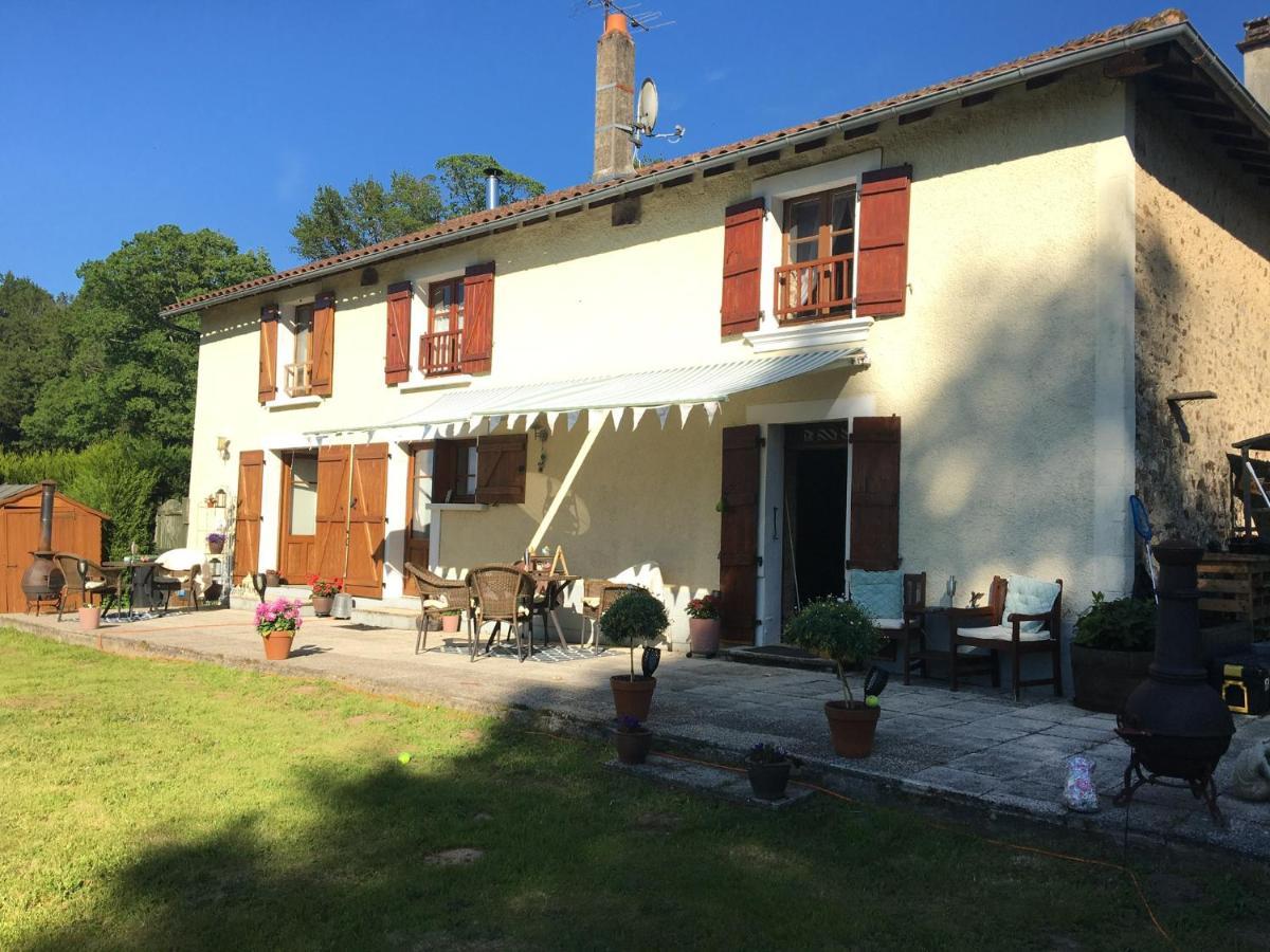 Maison Blanche De Hudson Cussac  Exterior photo